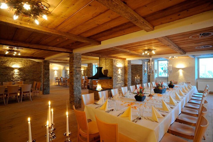 Dining 44 of 65