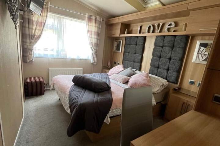 Room 2 of 16