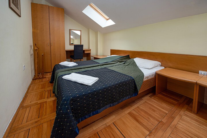 Room 7 of 38