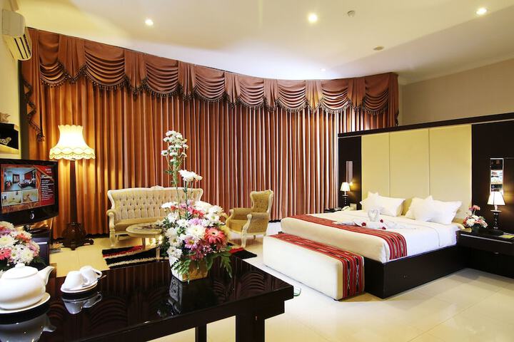 Room 12 of 84