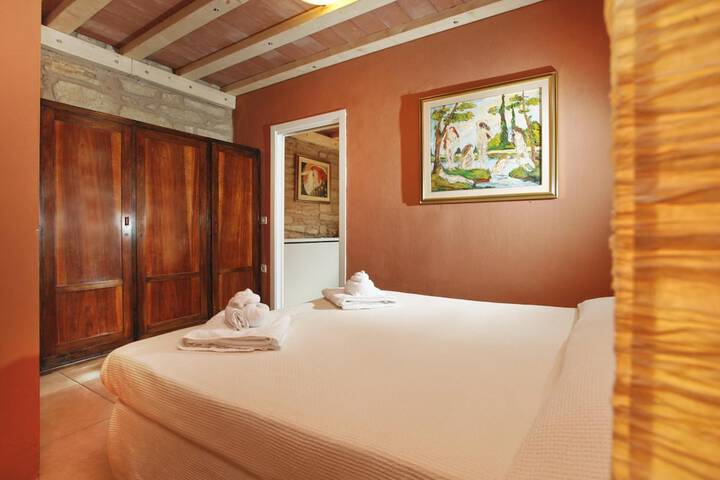 Room 21 of 40