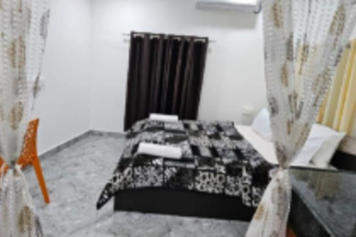 Room 10 of 23