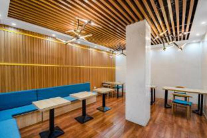 Jingman Light Luxury Hotel (Shangqiu Experimental Middle School High-speed Railway Station)