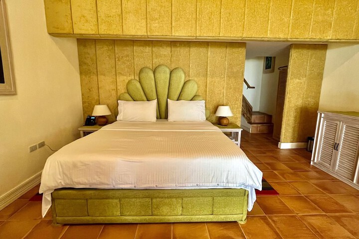 Room 23 of 262