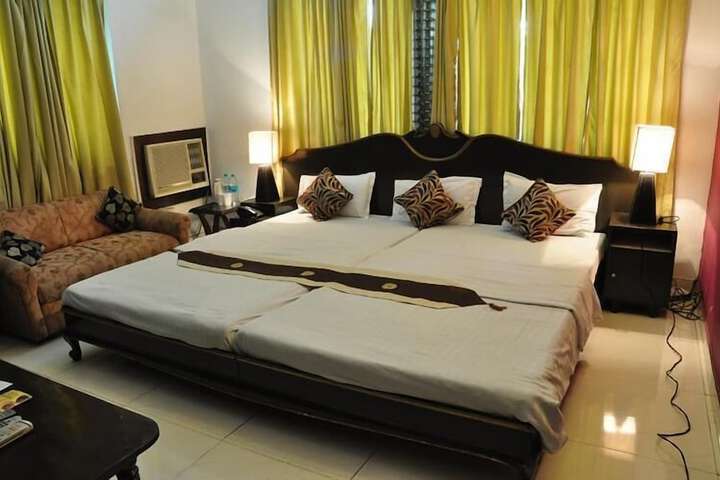 Room 3 of 26