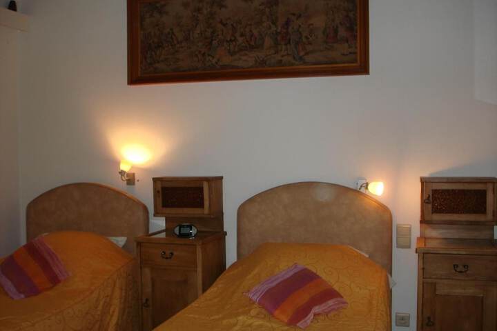 Room 9 of 60
