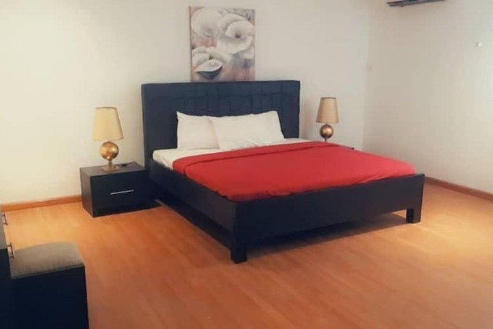 Room 5 of 17