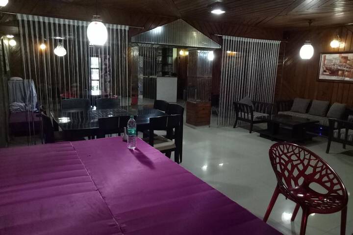 Dining 43 of 56