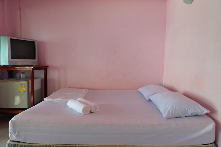 Room 7 of 19