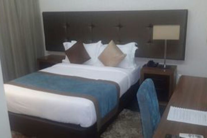 Room 6 of 19