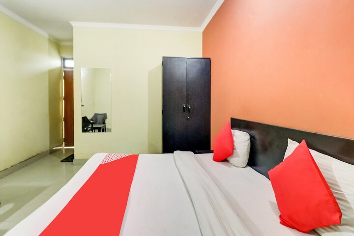 Room 27 of 27