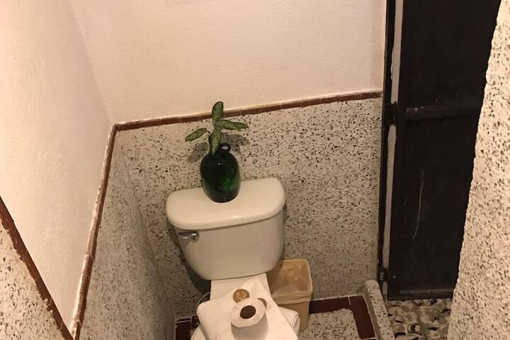 Room 14 of 32
