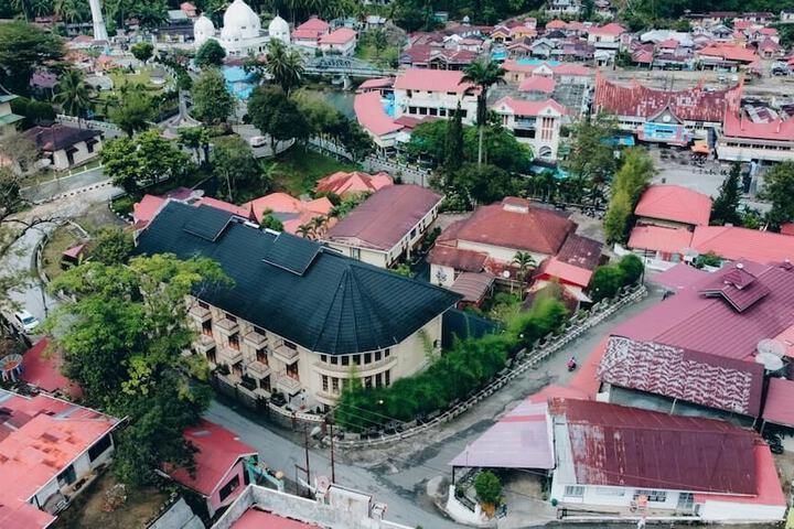 Exterior of Jalan Bagindo Aziz Chan