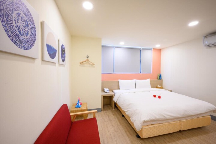 Room 11 of 31
