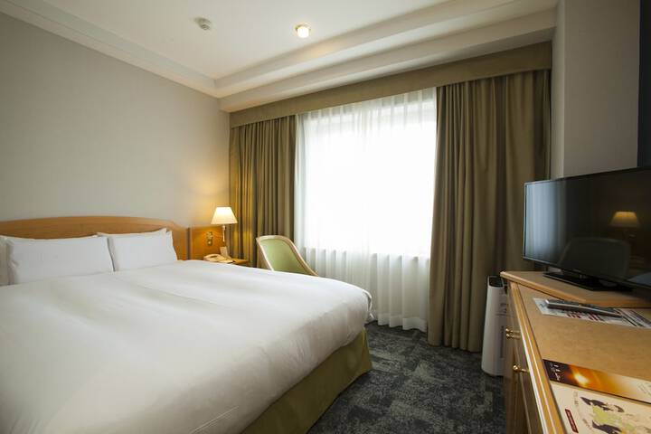Room 12 of 86