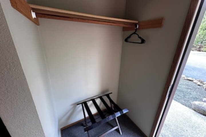 Room 250 of 390