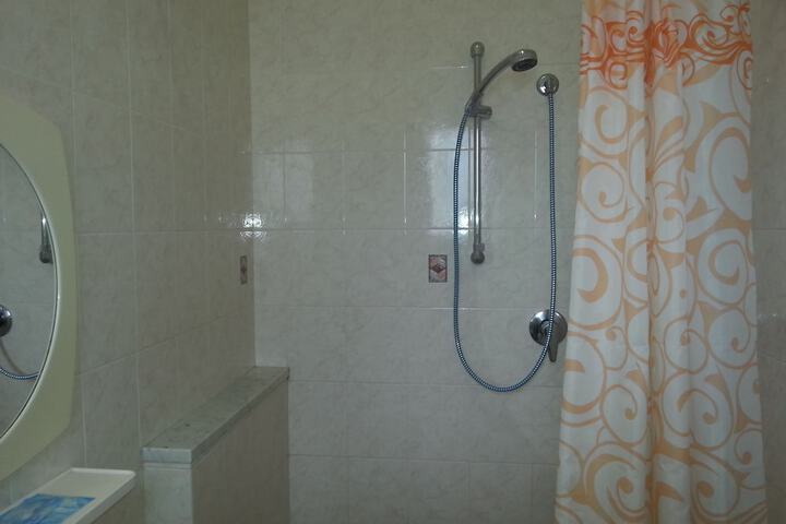 Room 42 of 70