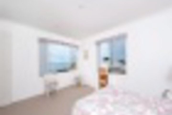 Room 27 of 216