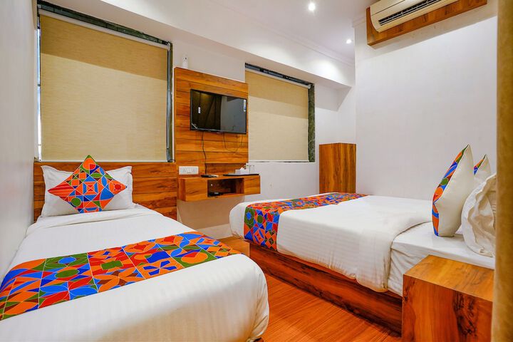 Room 28 of 38