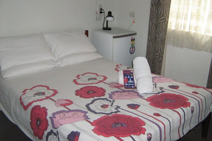 Room 8 of 28