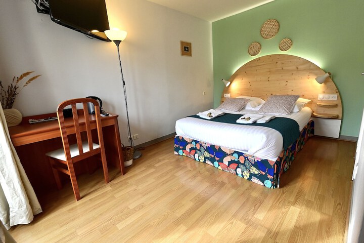 Room 27 of 53