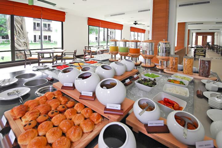 Breakfast/Coffee Service 40 of 77
