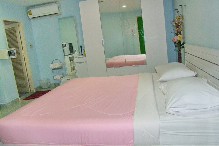 Room 8 of 35
