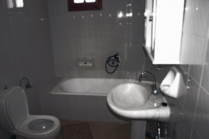 Room 10 of 35