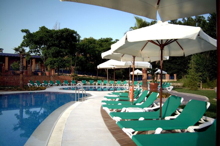 Hotel with Pool