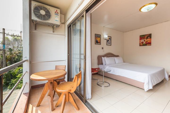 Room 6 of 61