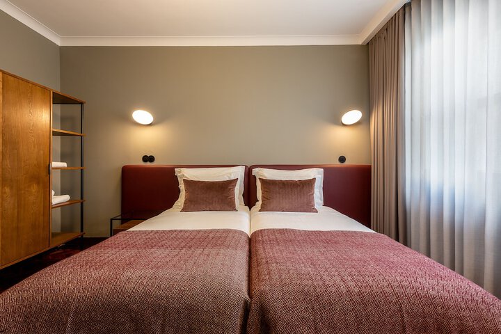 Room 34 of 75