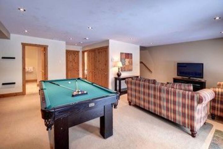 Room 18 of 28
