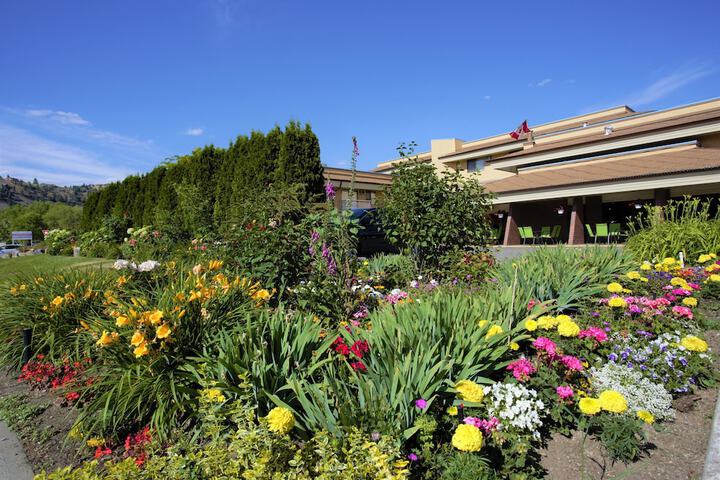 Hotel Exterior 39 of 39