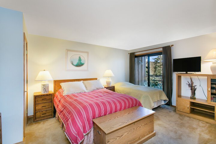 Room 3 of 83