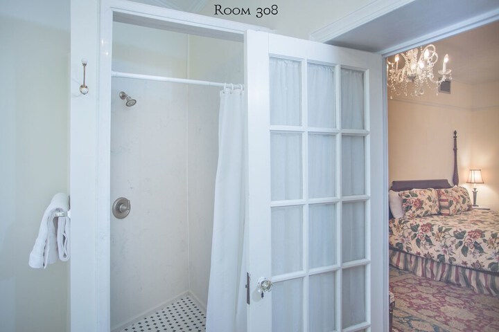 Room 149 of 170