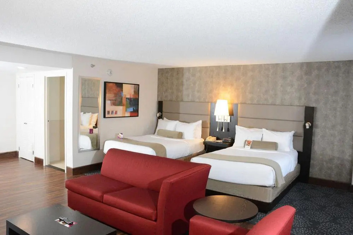 Room 4 of 20