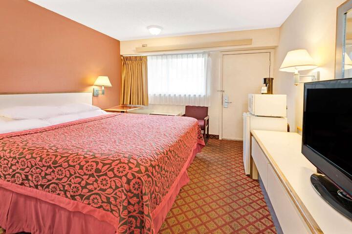 1 King Bed (10 of 10)