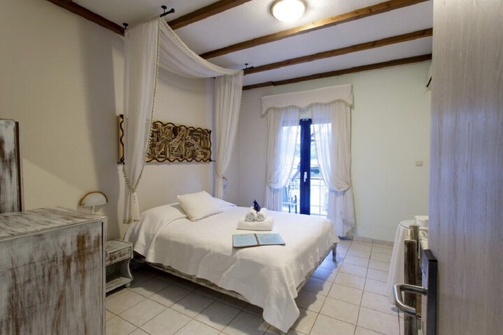Room 16 of 17