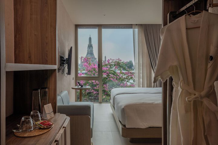 Room 53 of 151
