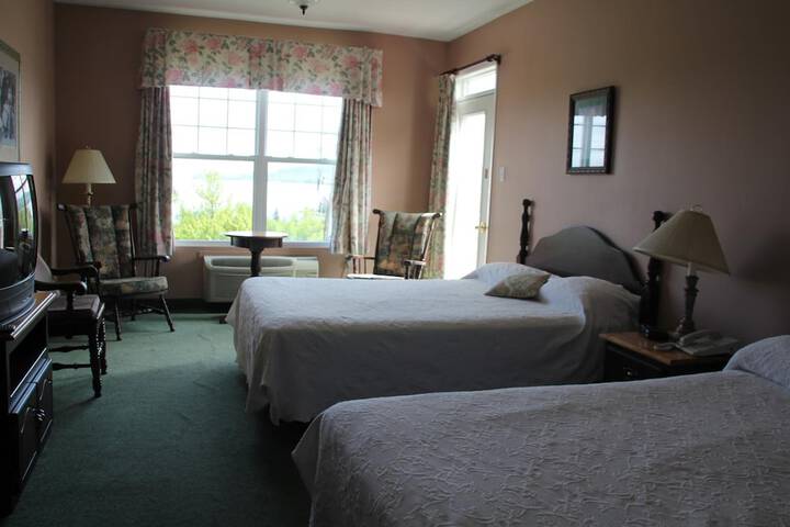 Room 12 of 51