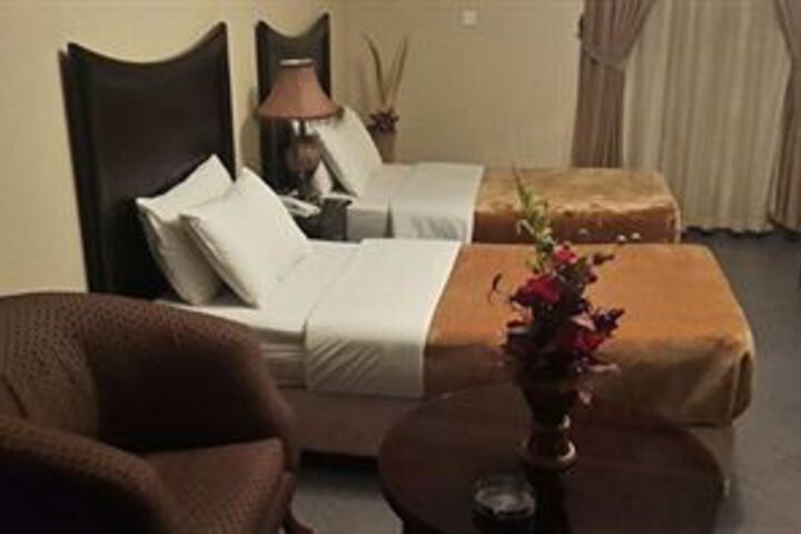 Room 9 of 27