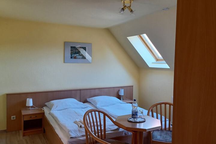 Room 11 of 23