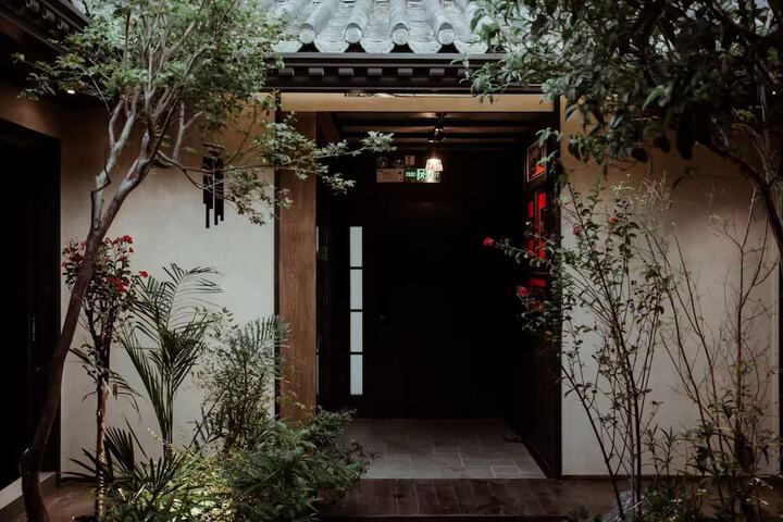 Room 6 of 49