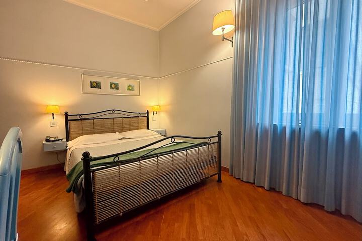 Room 46 of 76
