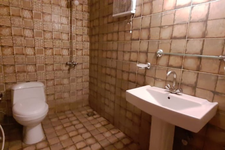 Room 8 of 16