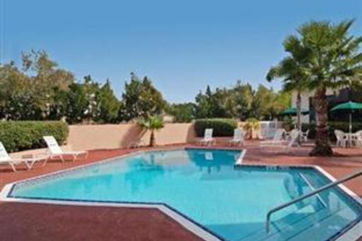 Pool 5 of 5