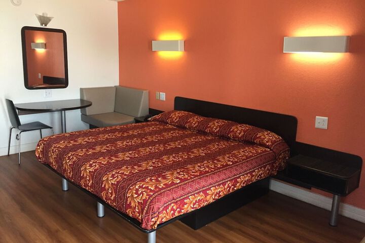 Room 10 of 49