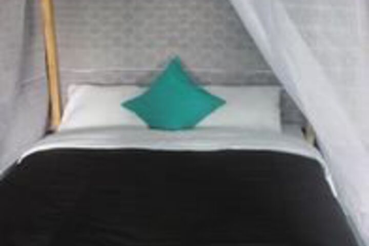 Room 11 of 24