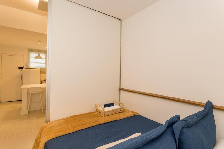 Room 11 of 17