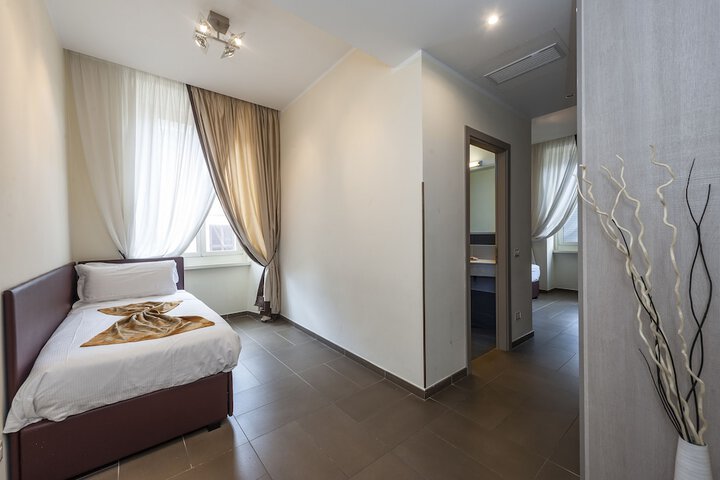 Room 44 of 101